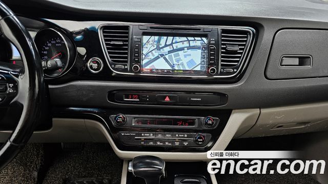 Kia Carnival 9-seater Prestige 2017 — фото 13