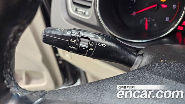 Kia Carnival 9-seater Prestige 2017 — фото 16