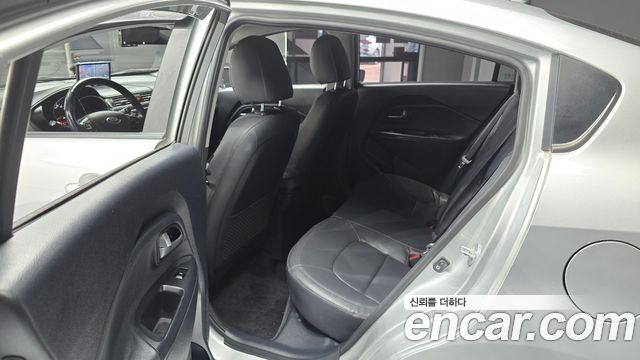 Kia Pride 4DR 1.4 MPI Trendy 2016 — фото 12