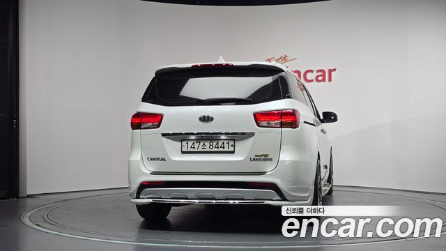 Kia Carnival 7-seater Limousine VIP 2018 — фото 4