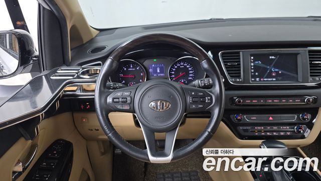 Kia Carnival 7-seater Limousine VIP 2018 — фото 14