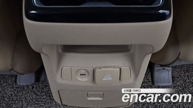Kia Carnival 7-seater Limousine VIP 2018 — фото 32