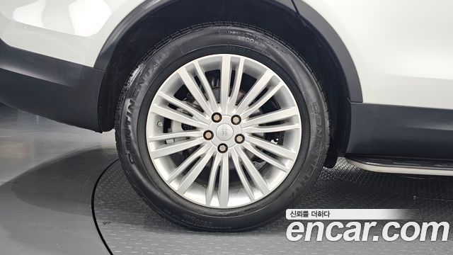 Land Rover Discovery 5 3.0 TD6 HSE Luxury 2018 — фото 5