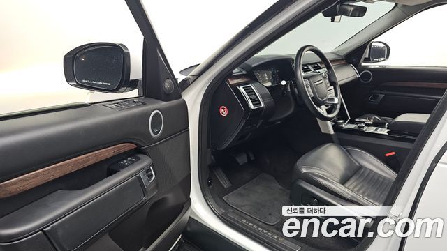 Land Rover Discovery 5 3.0 TD6 HSE Luxury 2018 — фото 10