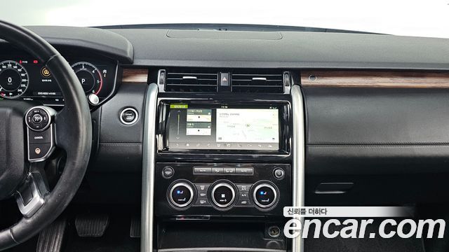 Land Rover Discovery 5 3.0 TD6 HSE Luxury 2018 — фото 14