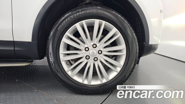 Land Rover Discovery 5 3.0 TD6 HSE Luxury 2018 — фото 21