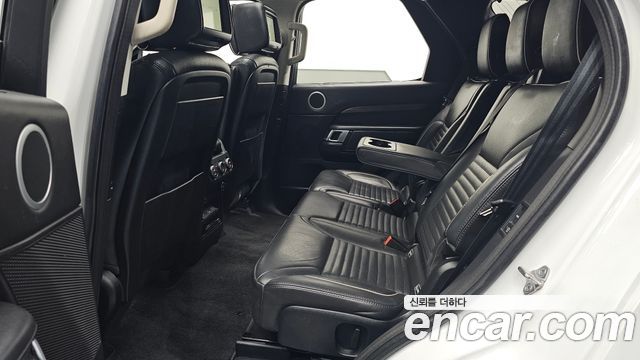 Land Rover Discovery 5 3.0 TD6 HSE Luxury 2018 — фото 30