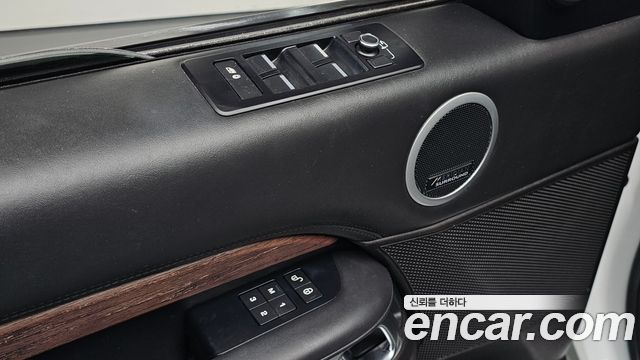 Land Rover Discovery 5 3.0 TD6 HSE Luxury 2018 — фото 31