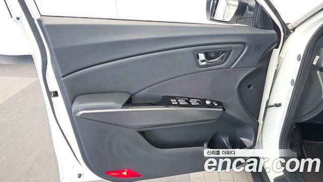KG Mobility (SsangYong) Tivoli Air 1.6 RX 2WD 2017 — фото 24