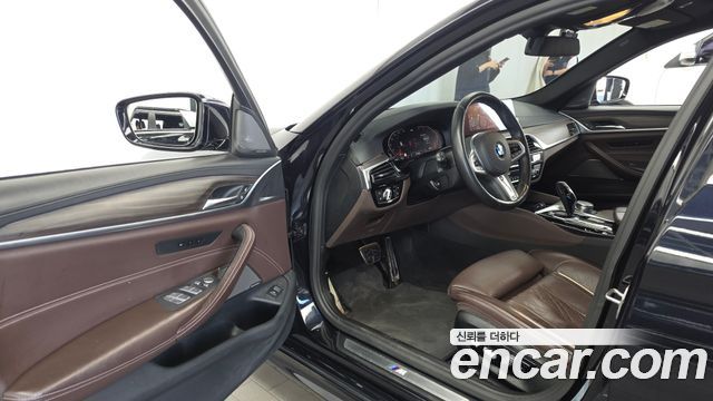 BMW 5 Series (G30) 520d xDrive M Sport Package Plus 2020 — фото 10