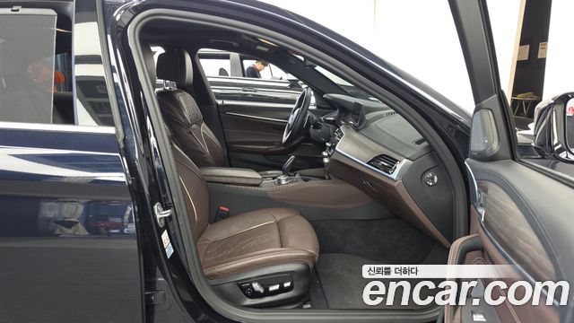 BMW 5 Series (G30) 520d xDrive M Sport Package Plus 2020 — фото 15