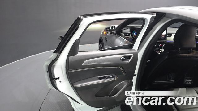 Renault Korea Arkana 1.6 E-TECH Iconic 2025 — фото 25