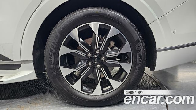 Kia Carnival (IV) Diesel 9-Seater Hi-Limousine Signature 2023 — фото 21