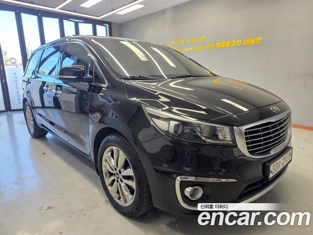 Kia Carnival 9-seater Noblesse
