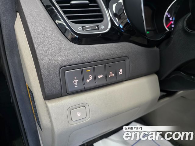 Kia Carnival 9-seater Noblesse 2015 — фото 8