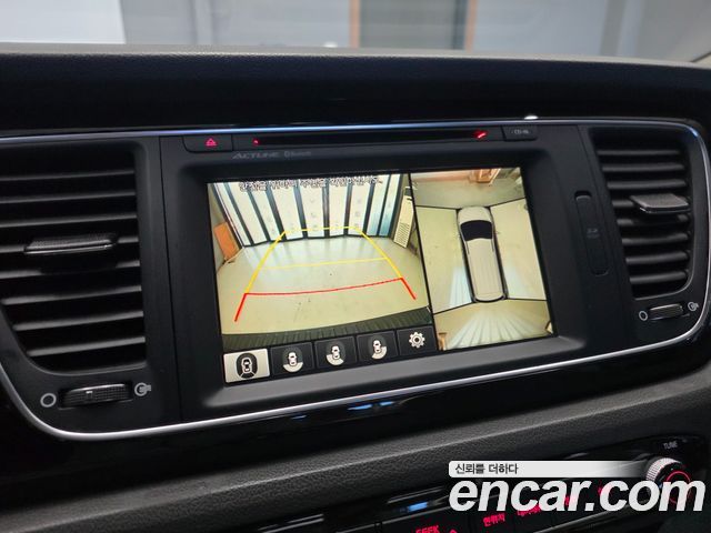 Kia Carnival 9-seater Noblesse 2015 — фото 17