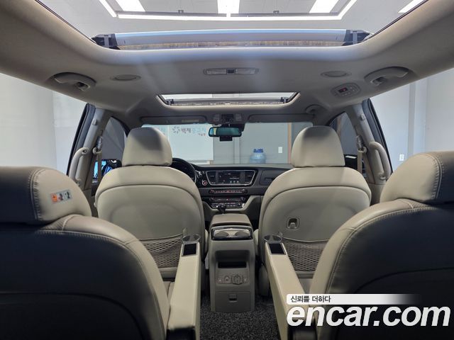 Kia Carnival 9-seater Noblesse 2015 — фото 19