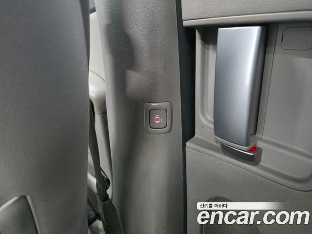 Kia Carnival 9-seater Noblesse 2015 — фото 22