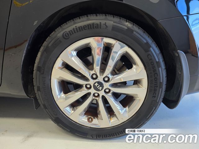 Kia Carnival 9-seater Noblesse 2015 — фото 24