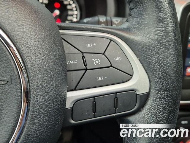 Jeep Renegade 2.4 Longitude 2021 — фото 8
