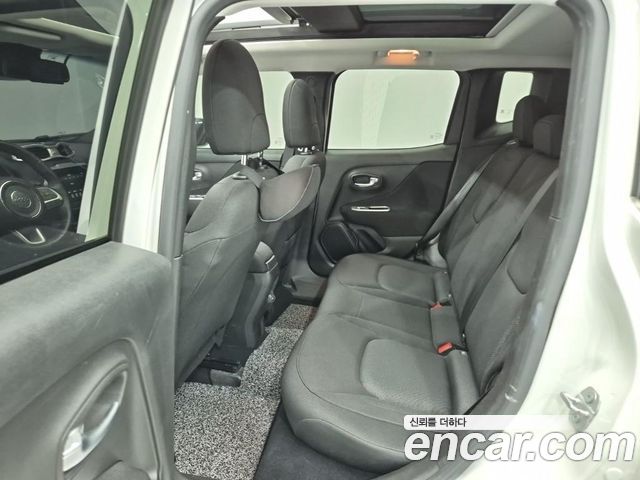 Jeep Renegade 2.4 Longitude 2021 — фото 17