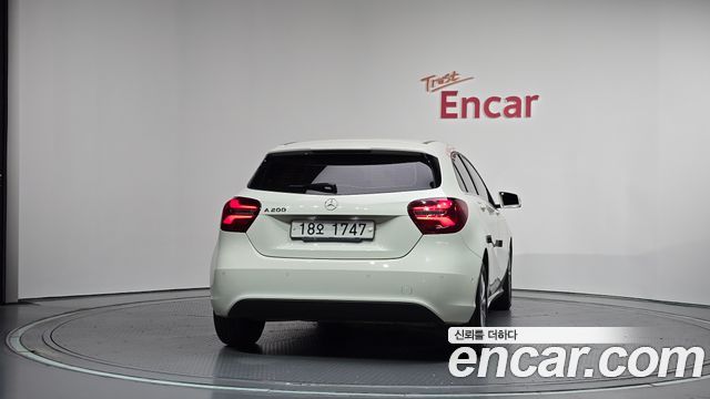 Mercedes-Benz A-Class (W176) A200 2017 — фото 4