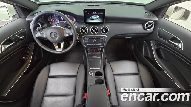 Mercedes-Benz A-Class (W176) A200 2017 — фото 7