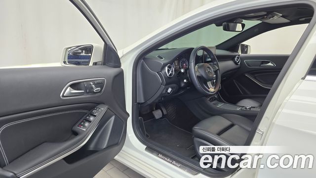 Mercedes-Benz A-Class (W176) A200 2017 — фото 10