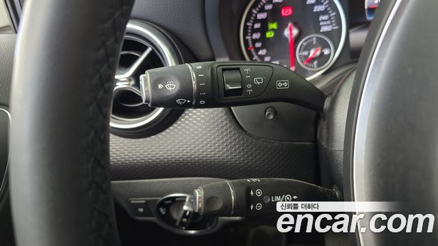 Mercedes-Benz A-Class (W176) A200 2017 — фото 18