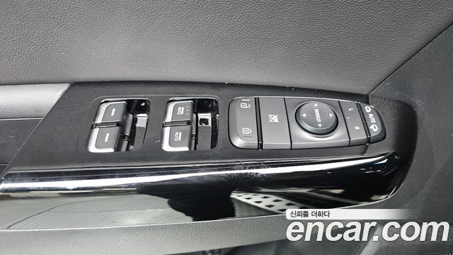 Kia Sportage The Bold Gasoline Signature Gravity 2022 — фото 17