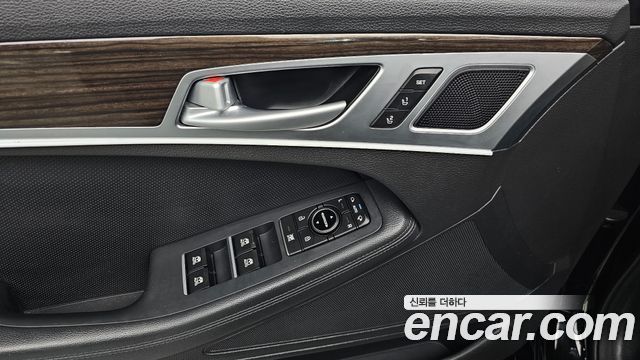 Genesis G80 3.3 GDI AWD Luxury 2017 — фото 16