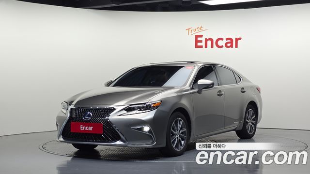 Lexus ES300h Supreme XV60