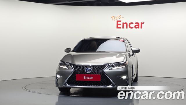 Lexus ES300h Supreme XV60 2017 — фото 3
