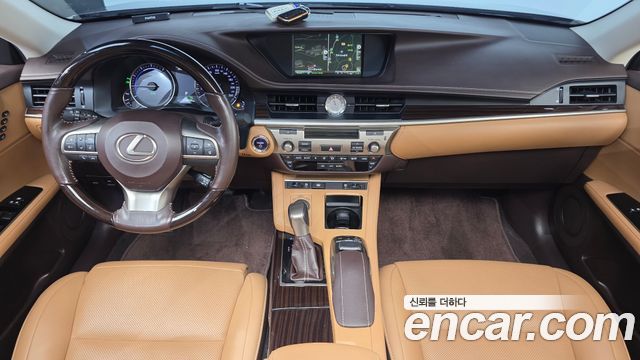 Lexus ES300h Supreme XV60 2017 — фото 7