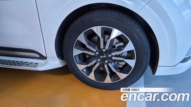Kia Carnival (IV) Gasoline 7-Seater Signature 2021 — фото 11