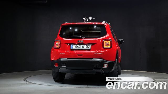Jeep Renegade 1.3 Limited AWD 2022 — фото 4