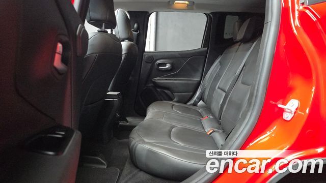 Jeep Renegade 1.3 Limited AWD 2022 — фото 12