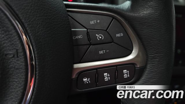 Jeep Renegade 1.3 Limited AWD 2022 — фото 18