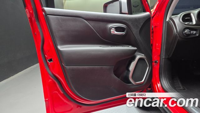 Jeep Renegade 1.3 Limited AWD 2022 — фото 24