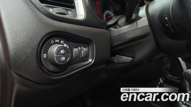 Jeep Renegade 1.3 Limited AWD 2022 — фото 27