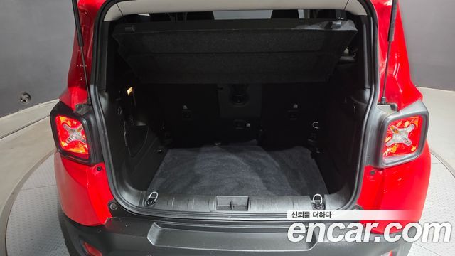 Jeep Renegade 1.3 Limited AWD 2022 — фото 31