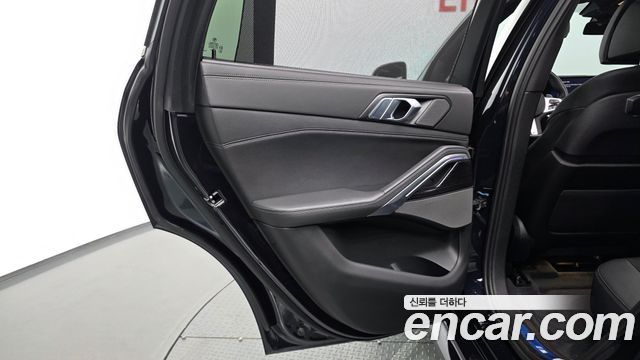BMW X6 (G06) xDrive40i M Sport 2024 — фото 25