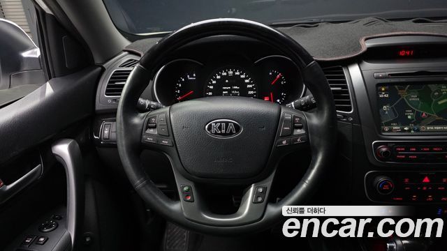 Kia Sorento R Diesel 2.0 2WD Prestige 2014 — фото 13