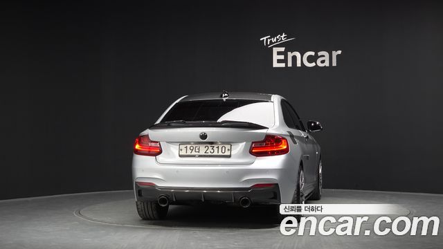 BMW 2 Series (F22) 220d M Sport Coupe 2014 — фото 4