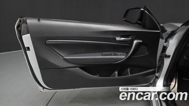 BMW 2 Series (F22) 220d M Sport Coupe 2014 — фото 31