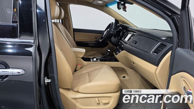 Kia Carnival Gasoline 7-seater Limousine President 2018 — фото 15