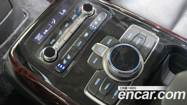 Genesis EQ900 5.0 GDI AWD Prestige 2018 — фото 18