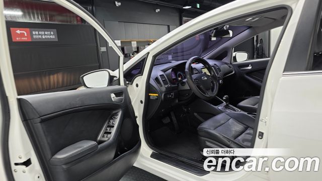Kia K3 Trendy 2015 — фото 10