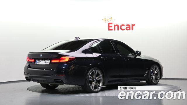 BMW 5 Series (G30) M550i xDrive 2022 — фото 2