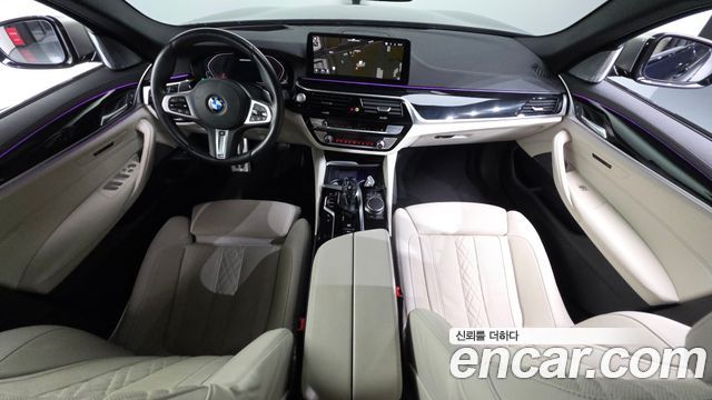 BMW 5 Series (G30) M550i xDrive 2022 — фото 7